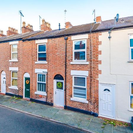 New! Spacious 2-Bed Home In Chester City-Centre By 53 Degrees Property, Ideal For Couples & Small Groups, Great Location - Sleeps 5 Εξωτερικό φωτογραφία