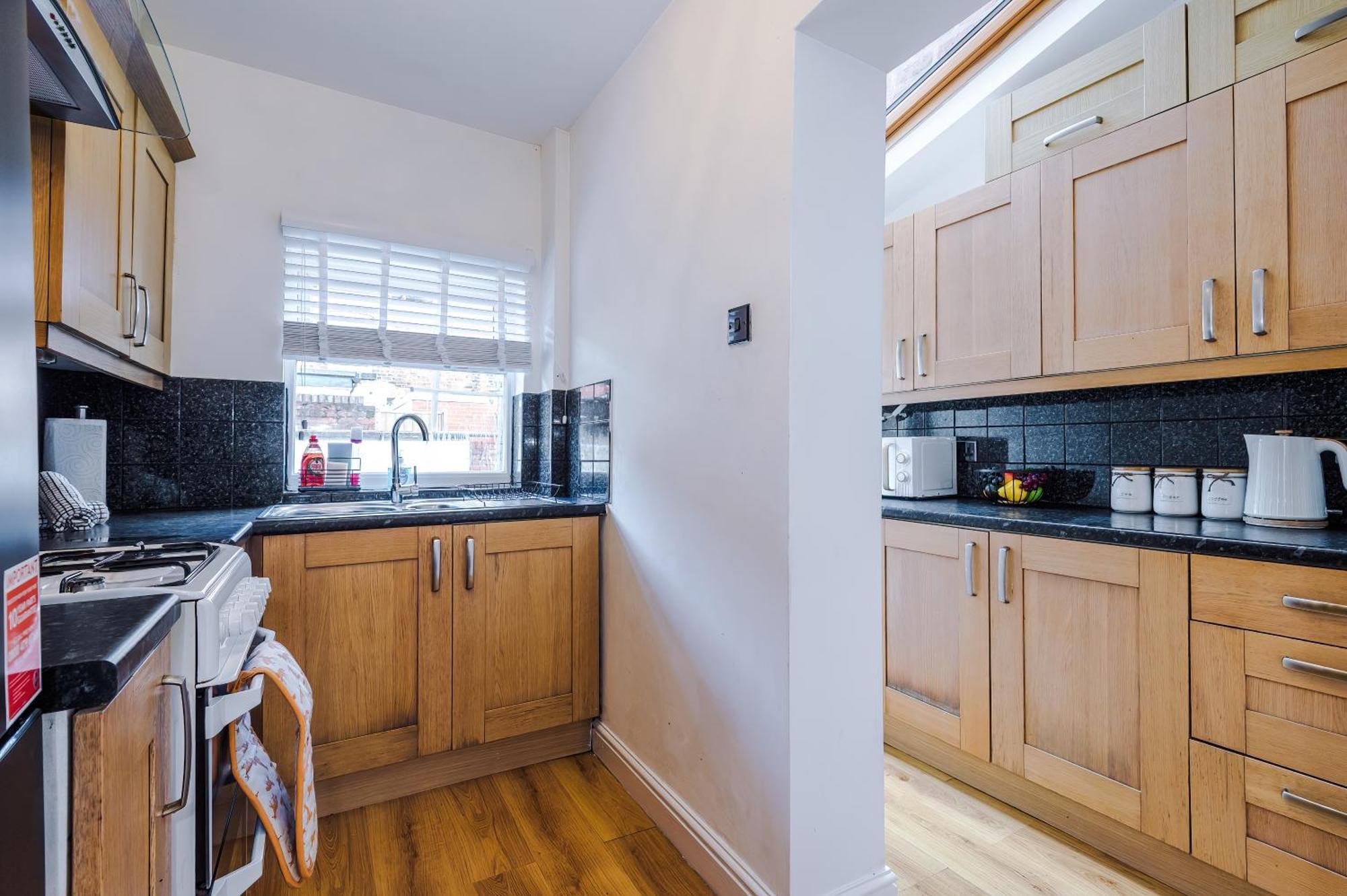 New! Spacious 2-Bed Home In Chester City-Centre By 53 Degrees Property, Ideal For Couples & Small Groups, Great Location - Sleeps 5 Εξωτερικό φωτογραφία